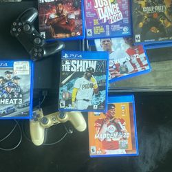 PS4 With 7 Games And 2 Controllers 