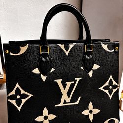 Black hand bag