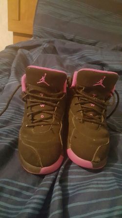 Black and pink Jordans size 1y. Looking to sell ASAP