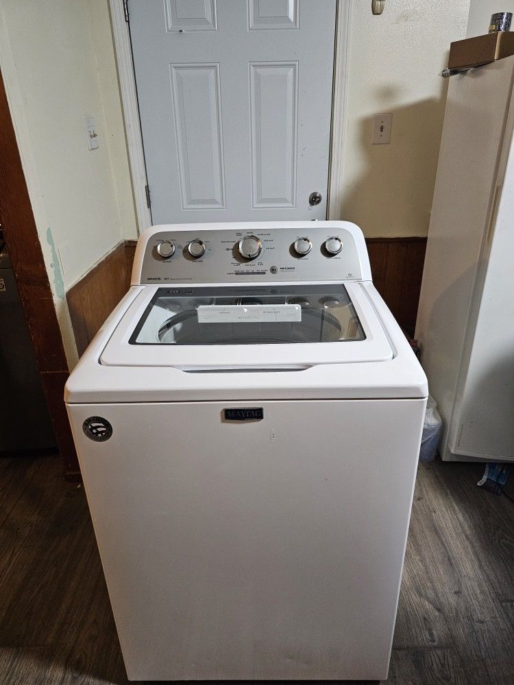 MAYTAG WASHER XL CAPACITY GOOD CONDITION HEAVY DUTY DELIVERY AVAILABLE FOR EXTRA FEE WE DO REPAIRS