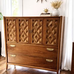 MCM dresser