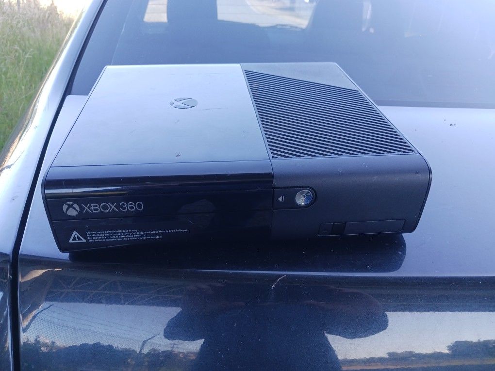 Xbox 360 E Gaming Console