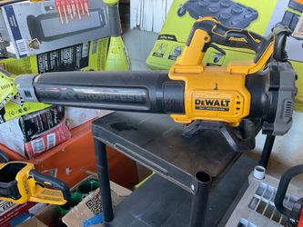 DeWalt 20 V blower for parts not working needs repair. I’m selling this for $40 is not working. It needs to