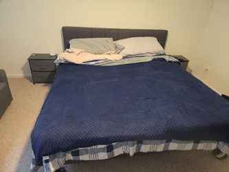 King bed with night stands