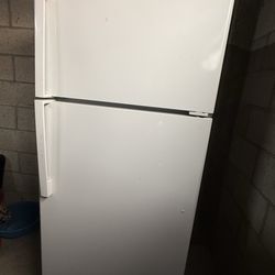 Refrigerator - Excellent Condition