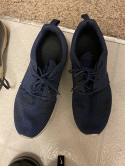 Nike Men's Roshe Run SIZE 9