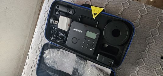 NEEWER Q4 400Ws with QPRO-C (Canon Remote)