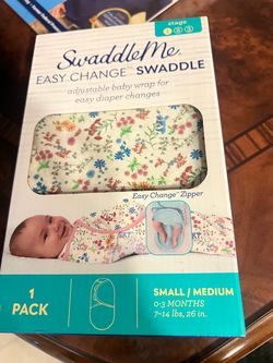 LAURA ASHLEY SINCE 1953 Hat & Bootie Set EASY CHANGE™ SWADDLE