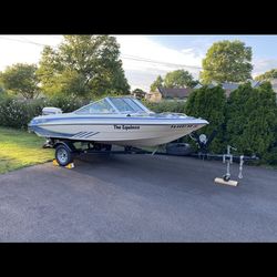 1989 Glastron Serria 160