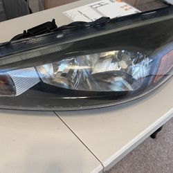 2017 Ford Focus Headlights