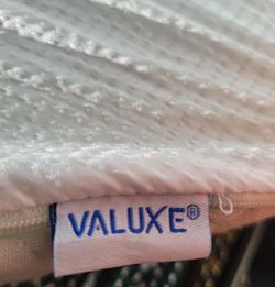 Valuxe king size memory foam topper