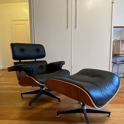 REPLICA Eams.  Mid Century Chaise Lounge Chair and Ottoman