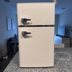Insignia Retro Mini Fridge w/ Freezer