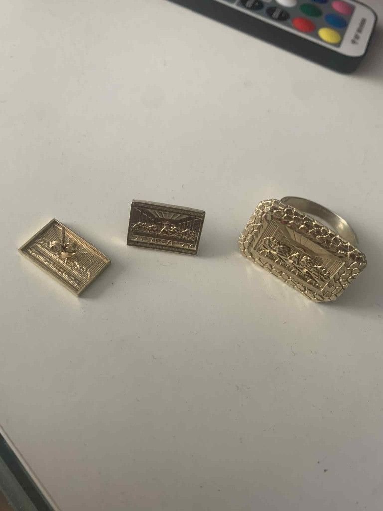 10k Gold Ring And Earrings Total Weight 10 Grams