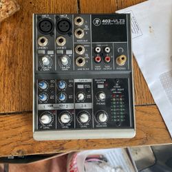 Mackie 402-VLZ3