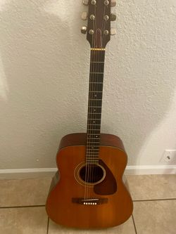 Yamaha Acoustic Guitar with Soft Case