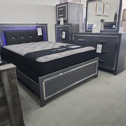 Lodanna 4pc Queen Panel Bed Set