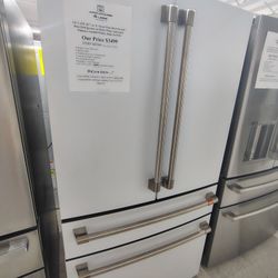 $3499(MSRP$4799, Save $1300) GE CAFÉ SMART French 4 Door In Matte White With Autofill Pitcher And Flatbread Compartment