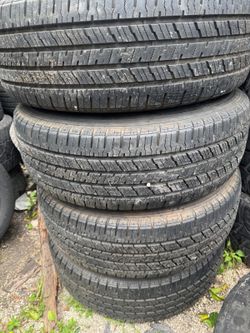 265/70/18  Hankook   450$ set of “4”  like new  Adam 954/534/6165