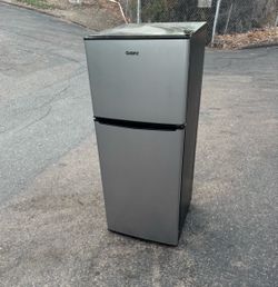 Míni fridge 2 door household refrigerator freezer stainless steel (free local delivery in San Diego area)