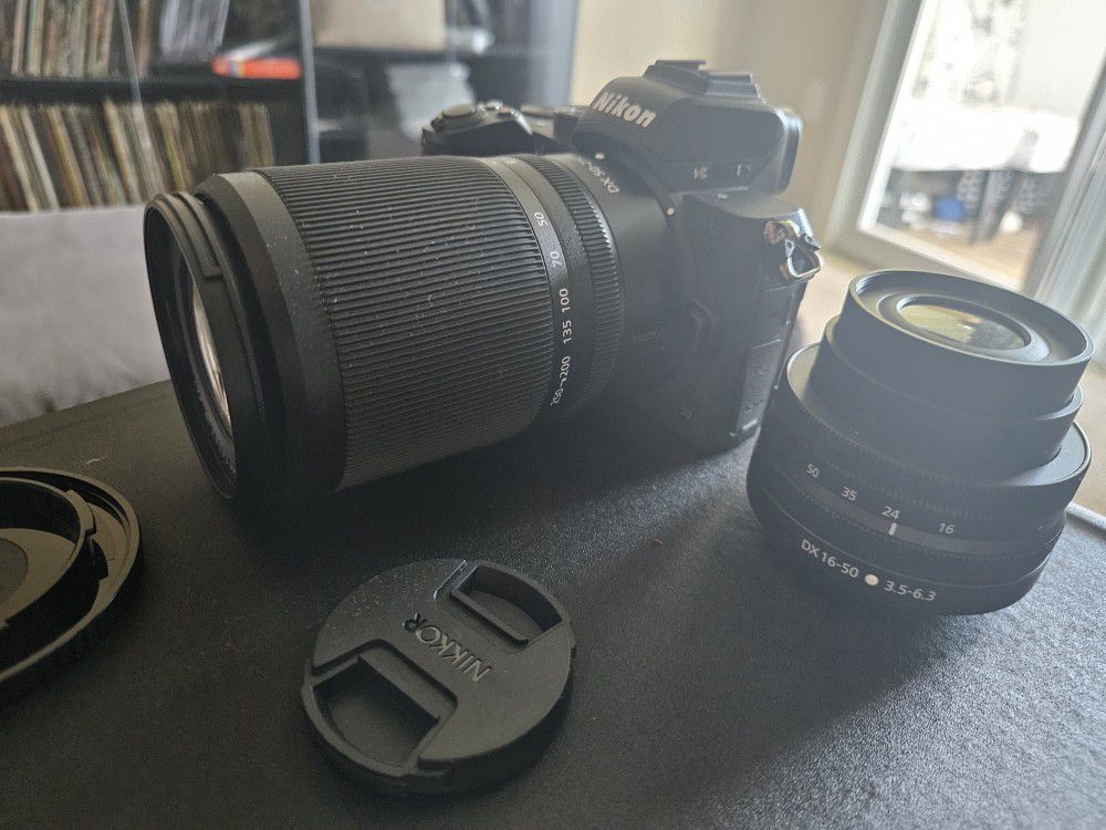 Nikon Z50 W 2 Lenses