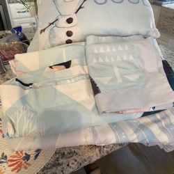 Frozen Twin Set