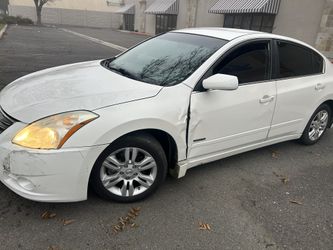 Nissan Altima Hybrid 2011