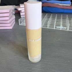 Kylie Jenner Cosmetics Foundation Plush