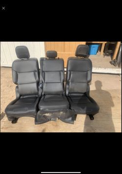2020 Ford Explorer Parts 2nd Row Seats