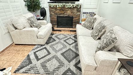Sofa set perfect condition in tan