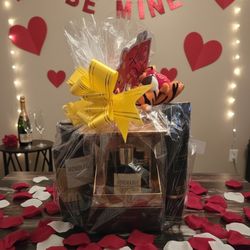 Mens Cologne Valentines Day Basket/Gift Set, Body Spray, Hydrating Body Cream 