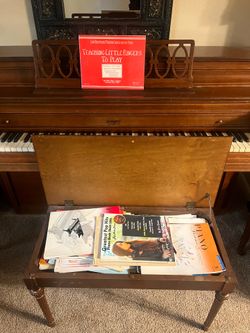 Full size piano