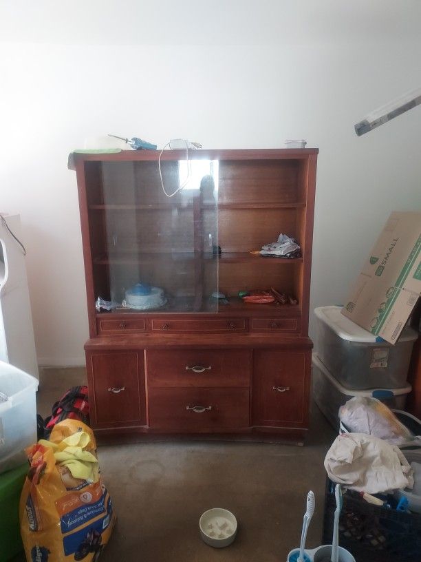 Free China Cabinet
