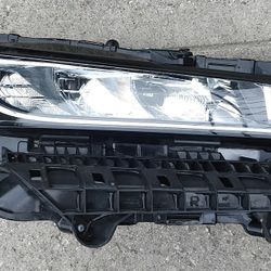 Toyota Venza Right Passenger Headlight Headlamp . 2020 To 2022