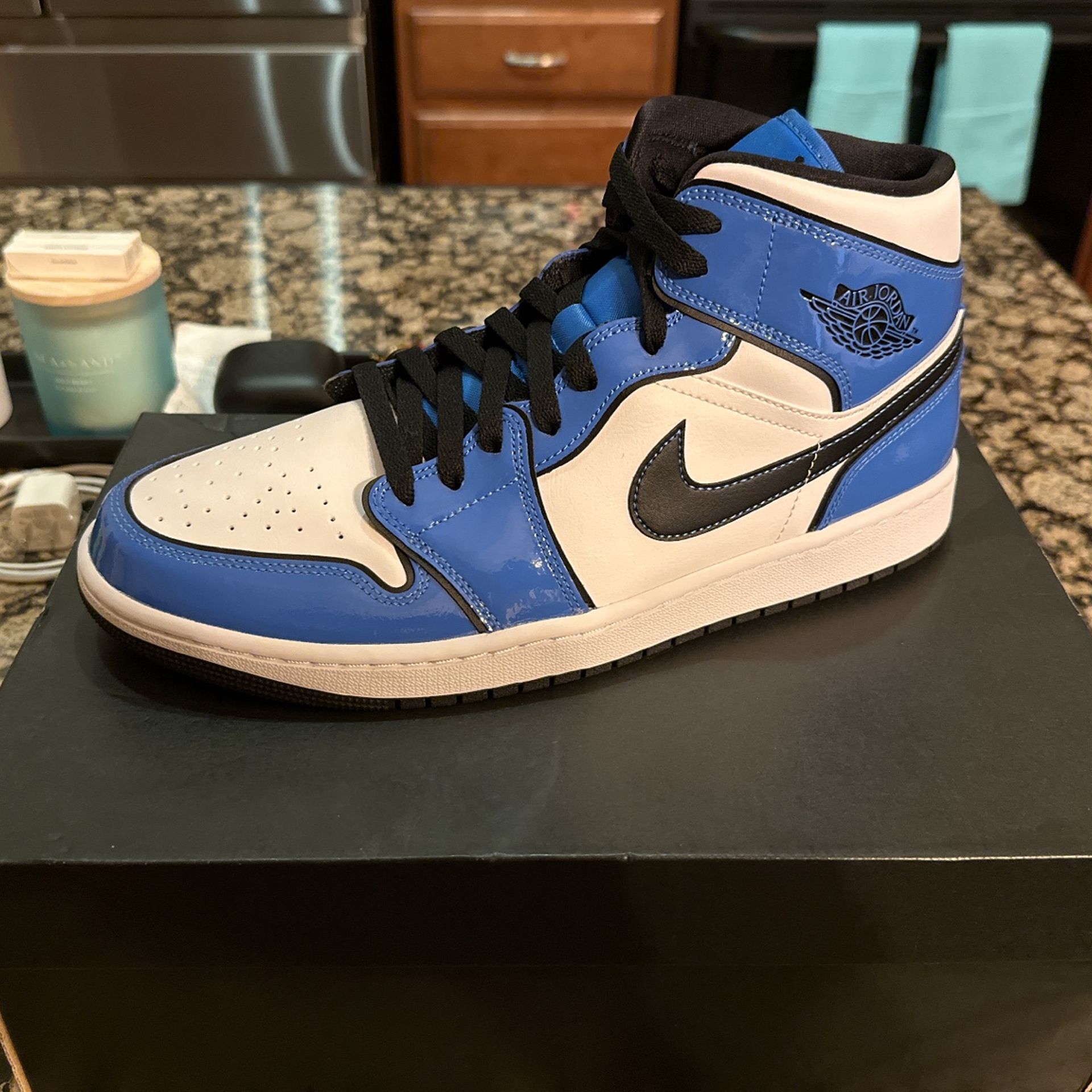 Air Jordan 1 Mid SE 