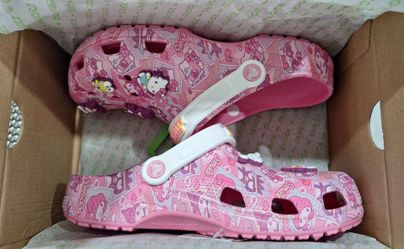 New Crocs Hello Kitty and Friends Classic Clog Pink Men's 8 Women's 10