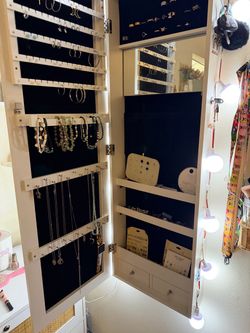 Hanging Mirrored jewelry holder