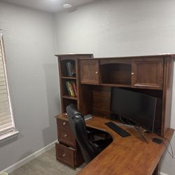 Large Desk
