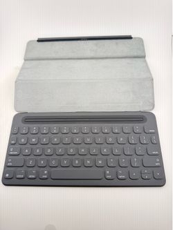 Apple Smart Keyboard for iPad Pro 9.7-inch (Model A1772) – Black | Brand New