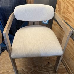 Accent chair 