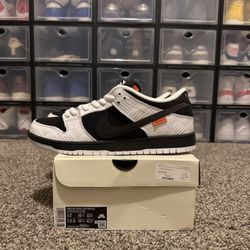 Nike SB Dunk Low Tightbooth