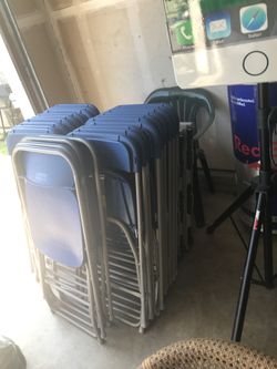 Se rentan sillas y karaokes