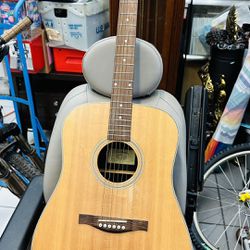 Eastman AC 220 Acoustic Guitar 