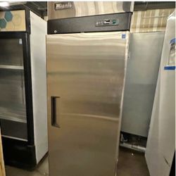 New Scratch And Dent Reach In Freezer