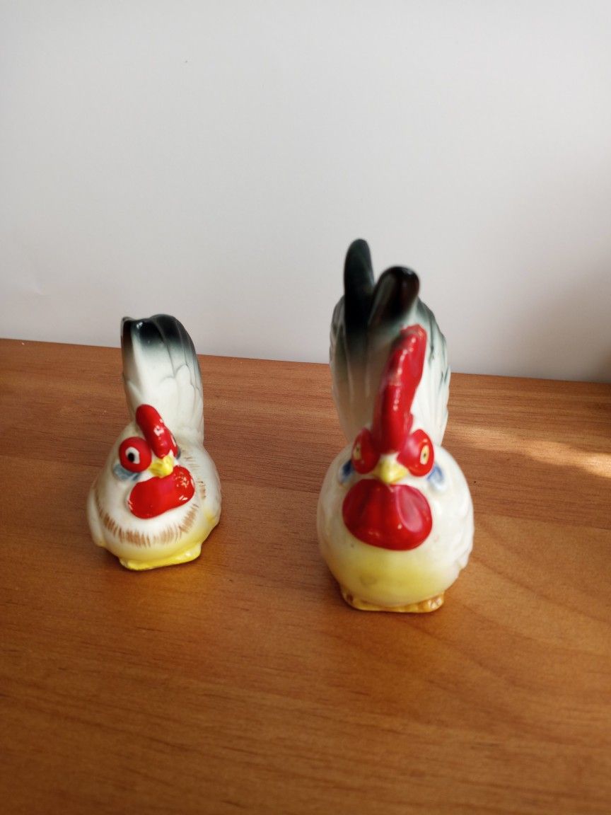 Hen And Rooster Salt And Pepper Shaker