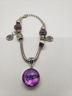 Womens bracelet/believe in yourself