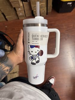 Hello Kitty Dodger Stanley