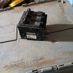 Three Phase Type B340 Siemens Bolt On Breaker 40 Amps New