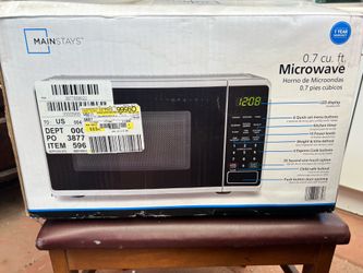Mainstays microwave - open box unused, new