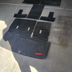 GMC Yukon Premium All-Weather Floor Mats in Jet Black with GMC Logo (2021-2024)